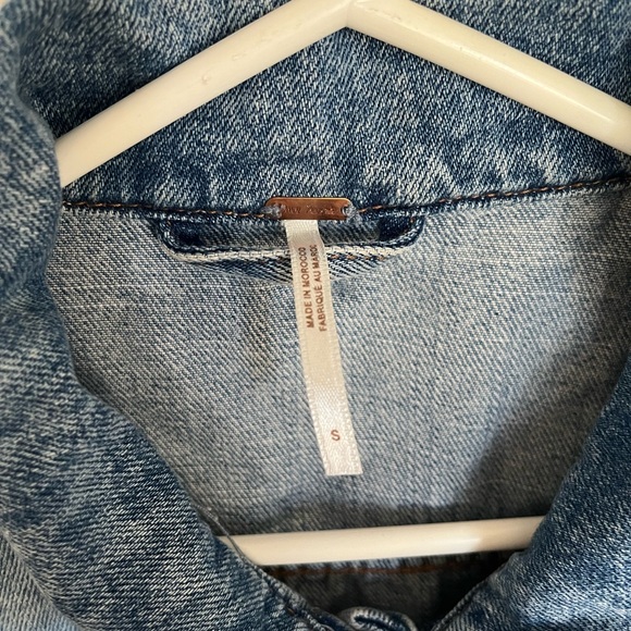 Free People Rumors blue cropped denim jacket with patchwork detailing, size S - Picture 6 of 8